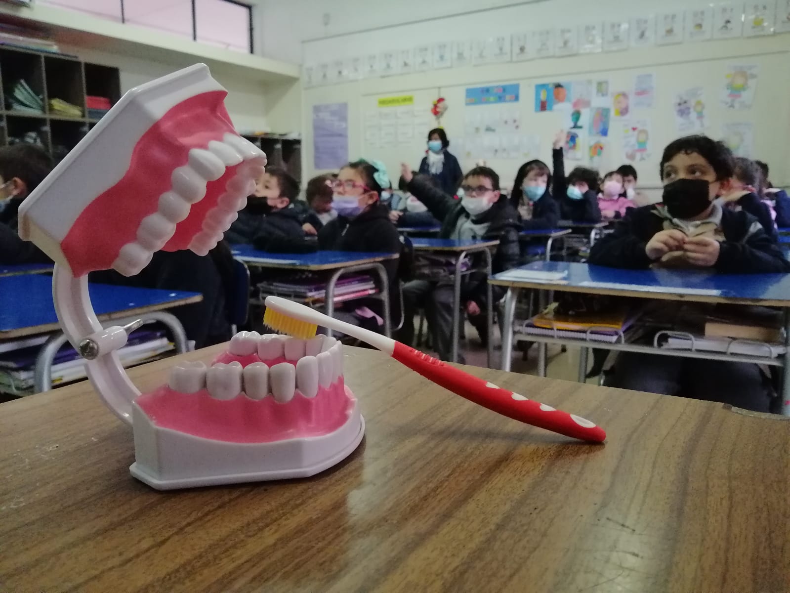 Charla educativa OdontoLux, junio 2023