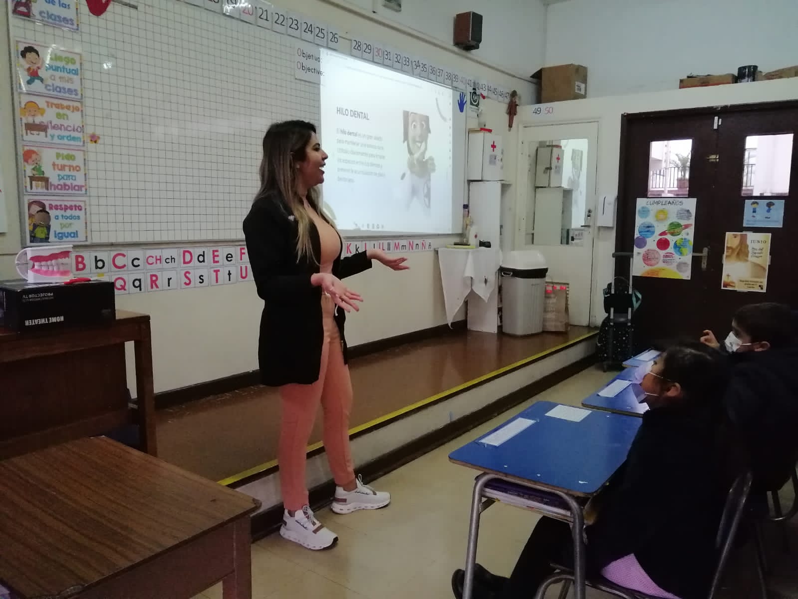 Charla educativa OdontoLux, junio 2023